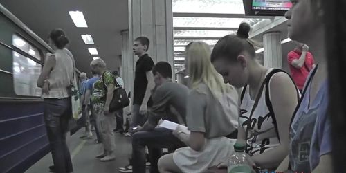 Flabby arse under a-line skirt in upskirt video