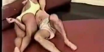 Mixed wrestling headscissors clip